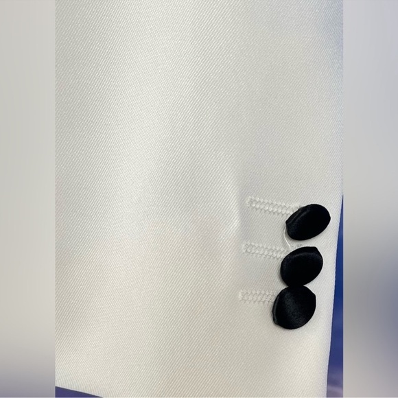 Egara White and Black Tuxedo Jacket with Shawl Collar - Picture 6 of 9